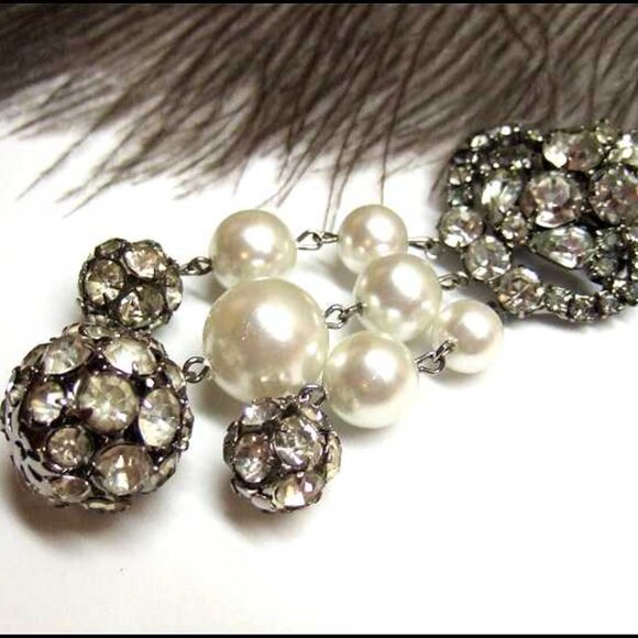 1950s Hattie Carnegie Chandelier Crystal Orb Vintage Crown Pearl Brooch - Picture 3 of 8